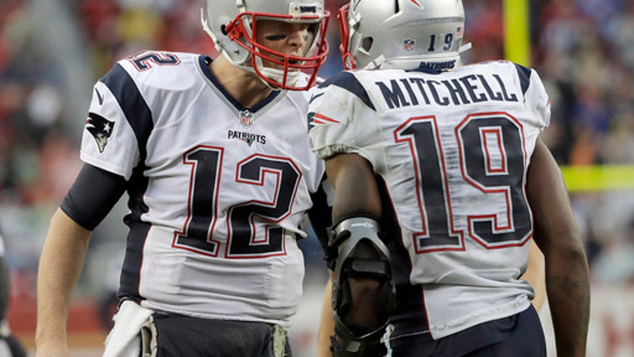 Brady throws 4 TD passes in triumphant Bay Area return